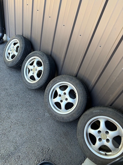 Peugeot 4x108 vanteet kesärenkailla