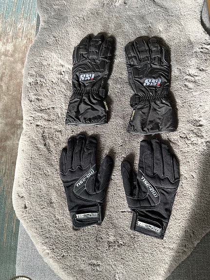 IXS Schoeller Gore-Tex ajohanskat koko 7 ja mustat MP-asun kevyt hanskat