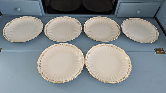 Arabia Keiju Leipälautanen / Leivoslautanen (6kpl, 1954-1970, Raija Uosikkinen)