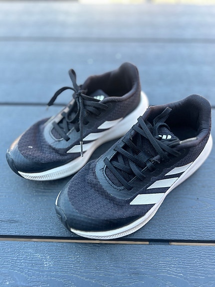 Adidas lasten kengät koko 33