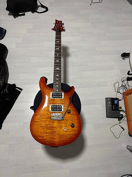 PRS SE Custom 24 sähkökitarat oranssi