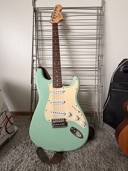 Squier Affinity Series Stratocaster (Surf Green)