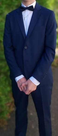 Tummansininen nuorten puku