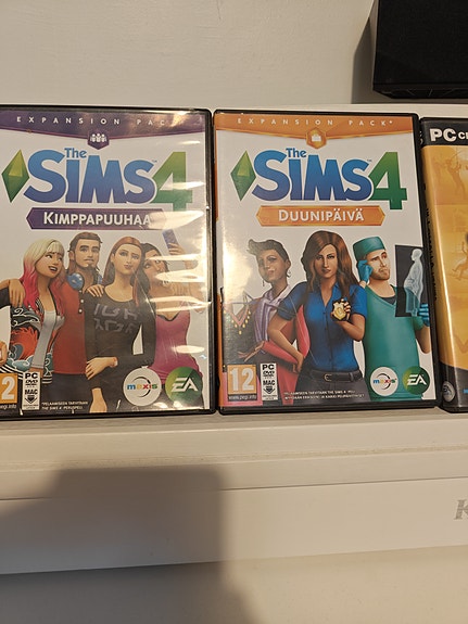The Sims PC-pelipaketti (4 peliä)