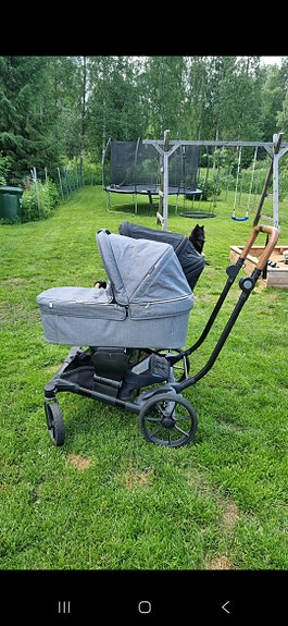 Emmaljunga tuplarattaat vaunukopalla ja istuimella