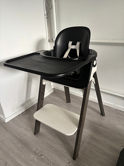 Stokke Steps tuoli sis. Tarjotin