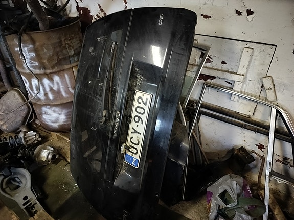 Volvo V70 takaluukkuja/ takaspoileri