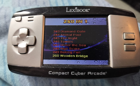 Compact Cyber Arcade käsikonsoli