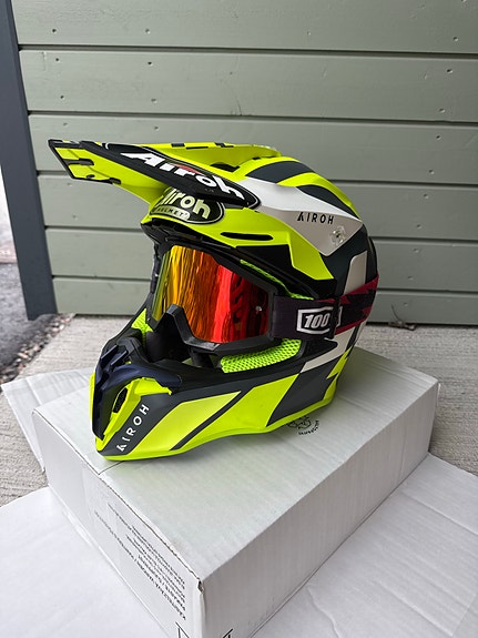 Airoh motocross-kypärä L-koko