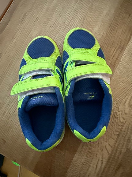 Hyväkuntoiset sisäpelikengät 31
