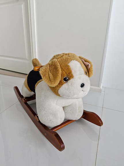 Keinuhevonen /koira