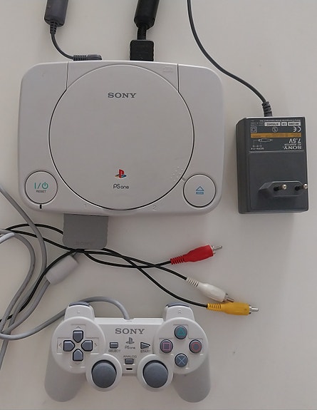 PS One + Sony Bravia TV 26"