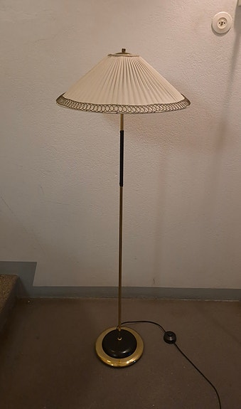 Valinte vintage jalkavalaisin 60-luku lattiavalaisin messinki valaisin