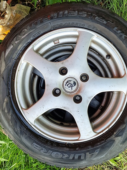 Ford Escortissa olleet vanteet 4x108 185/65R14