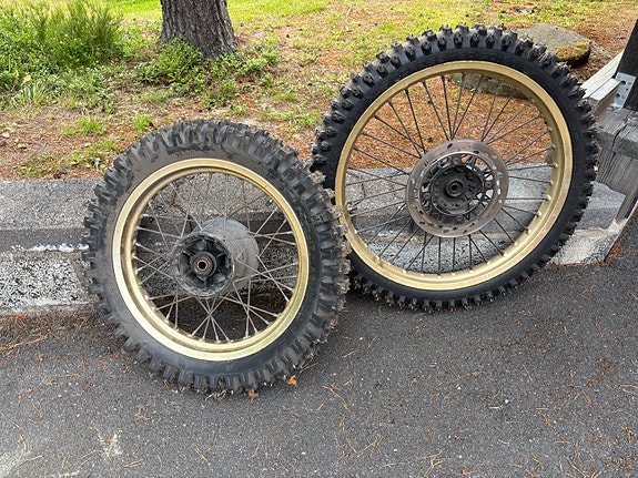 Suzuki DR600 alkuperäiset vanteet