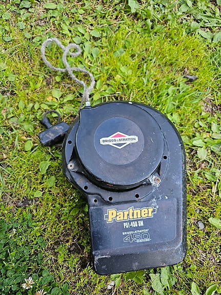 Briggs & Stratton moottorin käynnistinkotelo