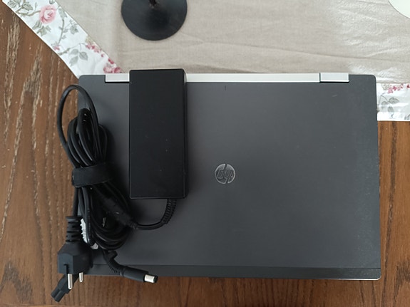 Myydään HP EliteBook Workstation 8560w -kannettava