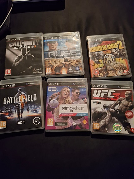 Playstation 3 ja 4, PC-tarvikkeita, audiokamaa.., pelejä