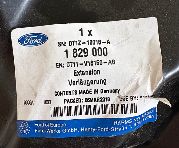 Ford auton koriosa extension 1829000