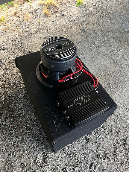 Melkein uudet Dd audio 710f ja Dd audio ss2000 subwoofer ja vahvistin