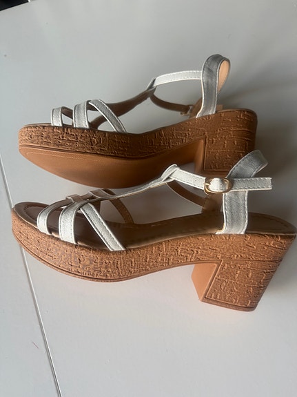 & Other Stories sandaalit korkokengät koko 41 hopea