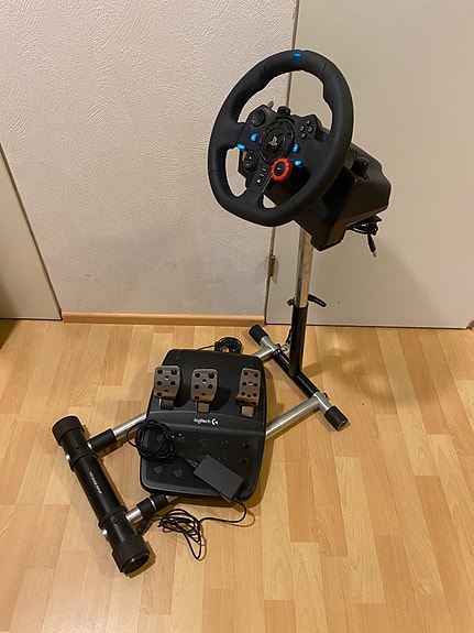 Logitech G29 ratti ja polkimet PlayStationille