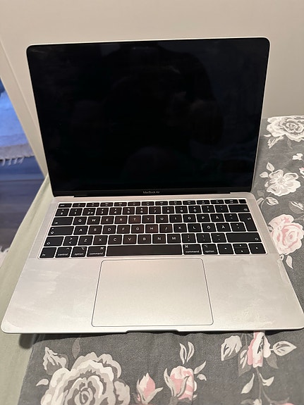 Apple MacBook kannettava tietokone 13" hopea