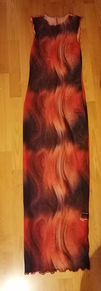 Myydään Sifonki hame hinta 5€
