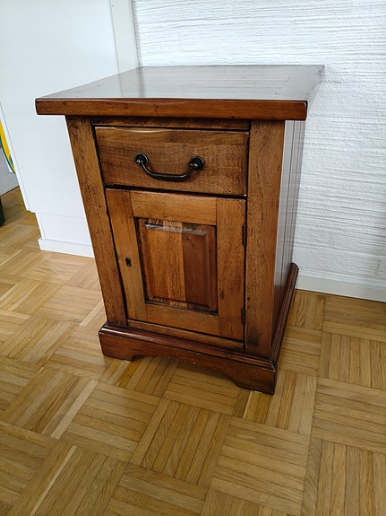 Asko Sienna yöpöytä