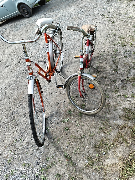 2kpl vanhaa polkupyörää