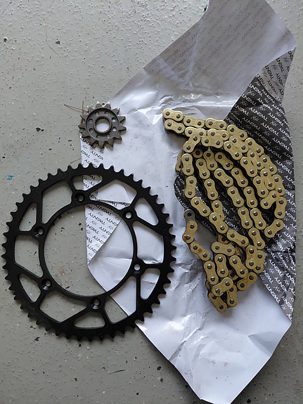 fantic 125xx uudet rattaat ja ketjut