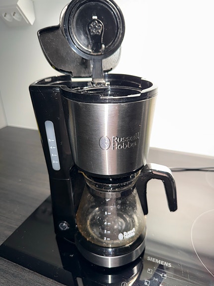 Russell Hobbs kahvinkeitin lasikannulla musta/teräs