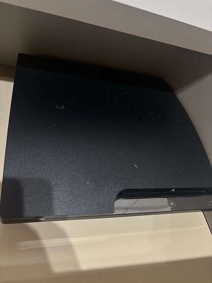 Sony PlayStation 3 pelikonsoli musta