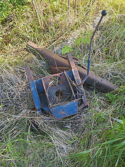 Leyland 272 vetokoukku ja etuakseli