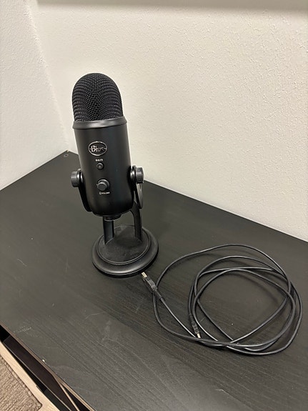 Logitech Blue Yeti USB-mikrofoni musta