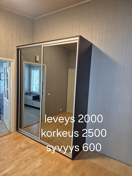peili liukuovikaappi