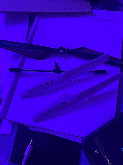 RC-helikopterin varaosapotkurit ja lavat