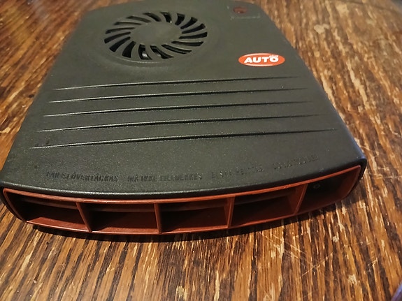 Auton sisätilalämmitin 1100W. Auto-merkin valmistama