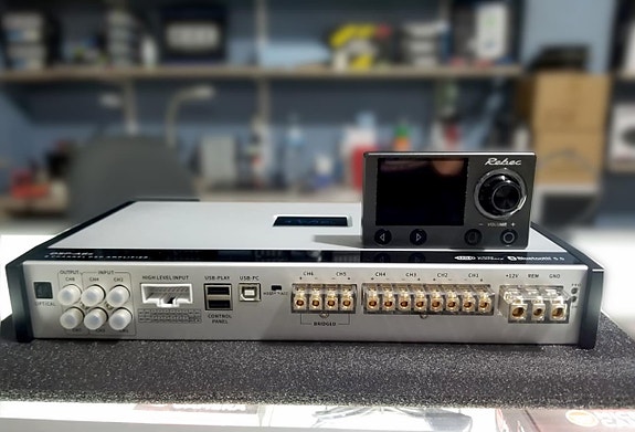 Rebec A8S DSP- vahvistin + ohjain DRC-B8/10