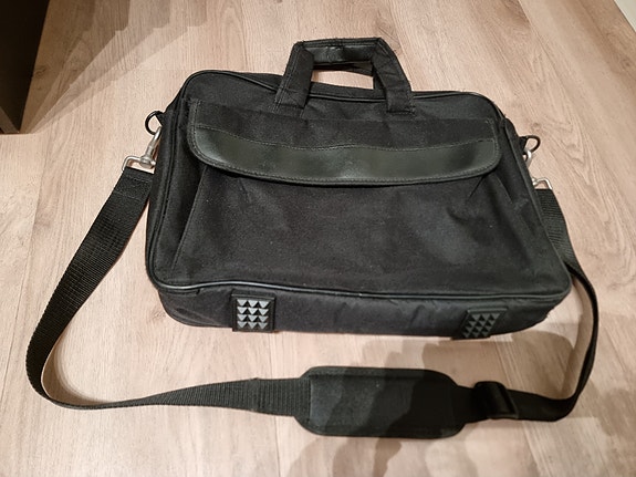 Tietokoneen laukku Targus