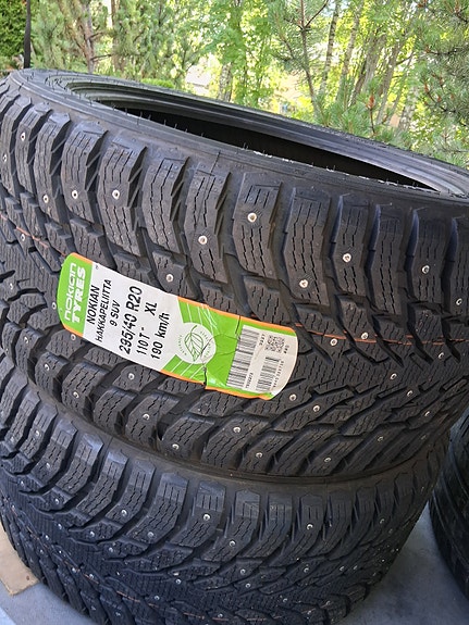 2 kpl Nokian Hakkapeliitta 9 SUV 295/40 R20