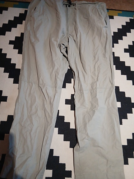 Miesten chinos-tyyppiset housut