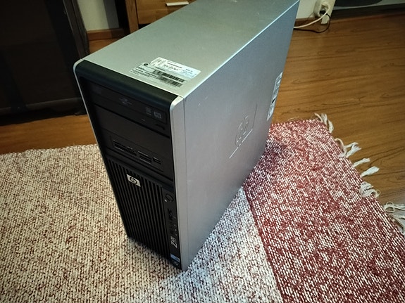 HP z400 pöytätietokone