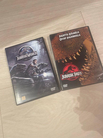 Jurassic World ja Jurassic Park DVD-elokuvat