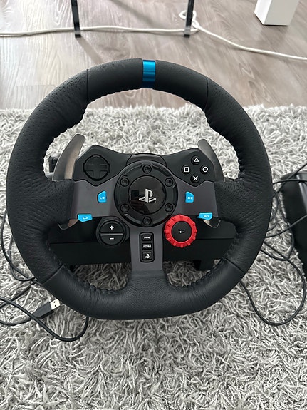 Logitech G29 rattiohjain ja polkimet PS5/PC