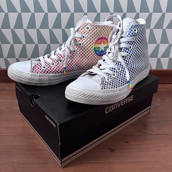 Converse Pride tennarit koko 40
