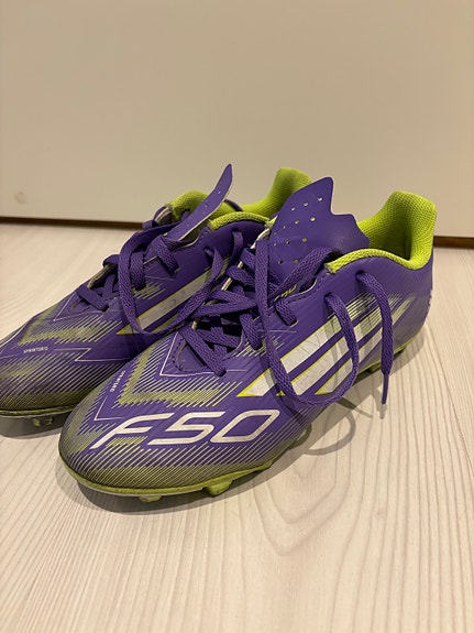 Adidas F50 nappikset