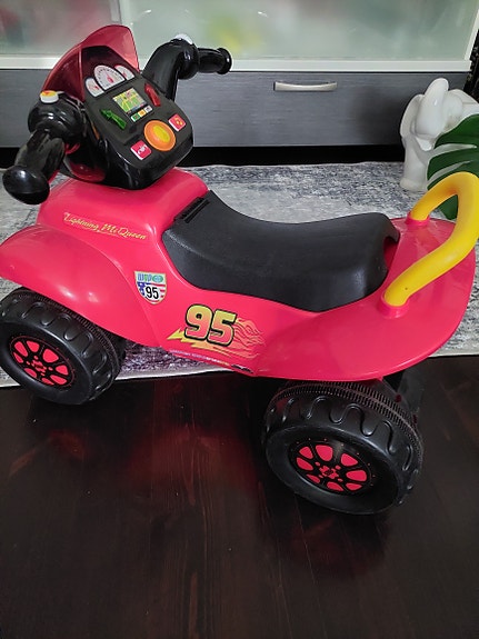Punainen Disney pixar cars