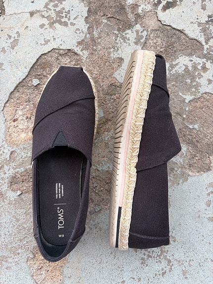 Kerran käytetyt Toms-kesäkengät, koko 40
