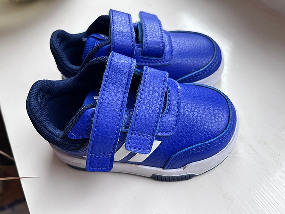Adidas vauvan tennarit